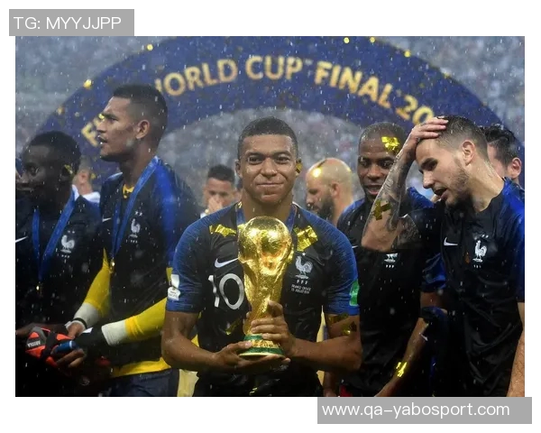 德尚透露姆巴佩脚踝炎症未愈已归皇马谢尔基仍需提升空间 德尚透露姆巴佩脚踝炎症未愈已归皇马谢尔基仍需提升空间